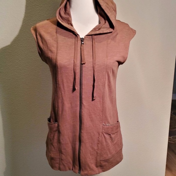HOODED VEST - Picture 3 of 6